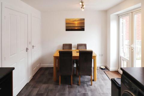 16a Bluebell Close, Hartshill, Nuneaton, CV10 0AU