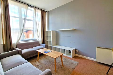 2 bedroom flat to rent, Dene House Court, Clarendon Road, Leeds