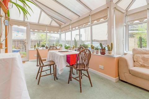 58 Broadmanor, Pocklington, York, YO42 2GB