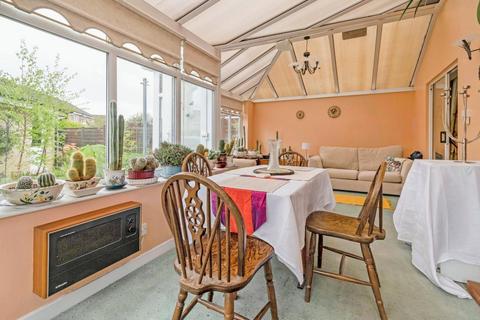 58 Broadmanor, Pocklington, York, YO42 2GB