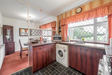 3 bedroom end of terrace house for sale, Marsh Grove, Swindon, DY3 4NL
