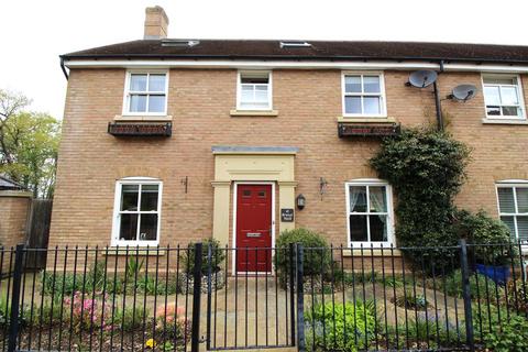 5 bedroom semi-detached house for sale, Brunel Walk, Fairfield SG5 4GE