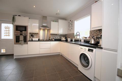 5 bedroom semi-detached house for sale, Brunel Walk, Fairfield SG5 4GE