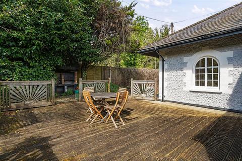 Park Farm Lodge Holly Lane, Banstead, SM7 2BY