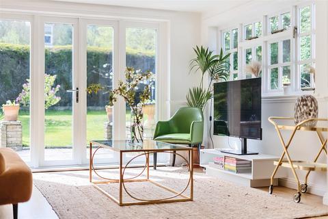 Park Farm Lodge Holly Lane, Banstead, SM7 2BY