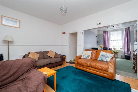 56 Vale Road, Sutton, SM1 1QH
