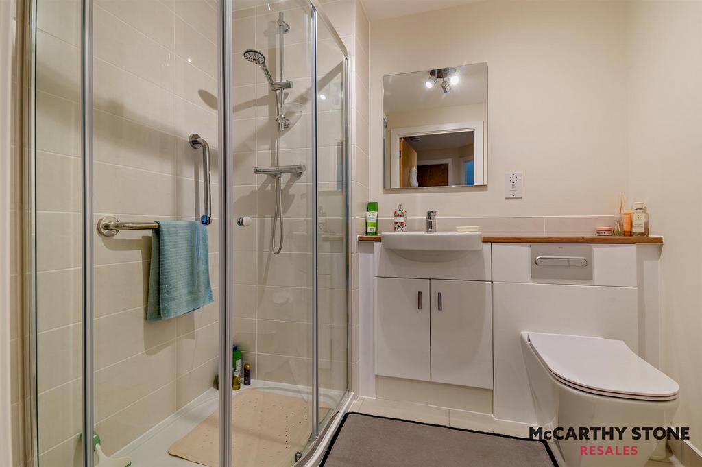Shower Room: