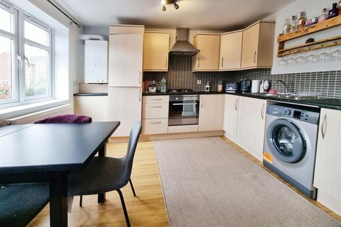 2 bedroom apartment to rent, Washbrook Road, Rushden NN10
