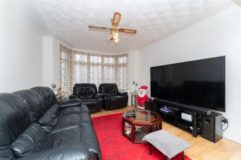 36 Avenue Crescent, Hounslow, TW5 9RE