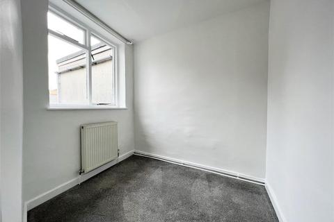 2 bedroom terraced house to rent, Cross Street, SY12 0AW