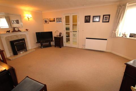 2 bedroom apartment for sale, Oakleigh Close, Swanley BR8