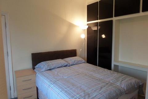 1 bedroom semi-detached house to rent, Springfield Road, Ashford TW15