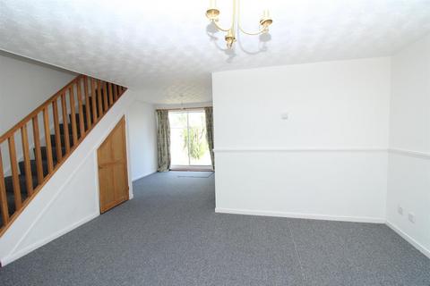 3 bedroom semi-detached house to rent, Glebe Road, Deanshanger, Milton Keynes, MK19 6LY