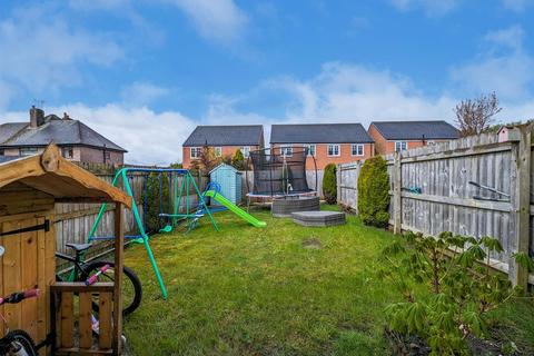 3 bedroom semi-detached house for sale, Worthington Place, Leigh