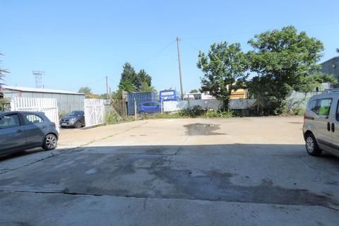 Warehouse to rent, Wharf Road, Gravesend, Kent