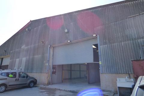 Warehouse to rent, Wharf Road, Gravesend, Kent