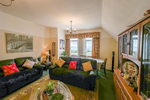 3 bedroom flat for sale, Grosvenor Crescent, St. Leonards-On-Sea