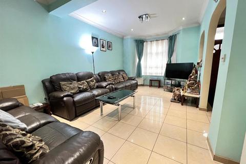 4 bedroom house for sale, Hunter Road, Ilford