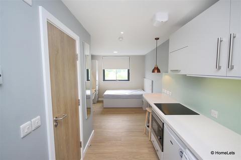 1 bedroom property to rent, Lower Bristol Road
