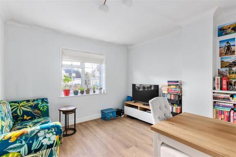 1 bedroom flat for sale, Glastonbury Road, Morden SM4