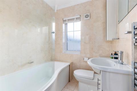 1 bedroom flat for sale, Glastonbury Road, Morden SM4