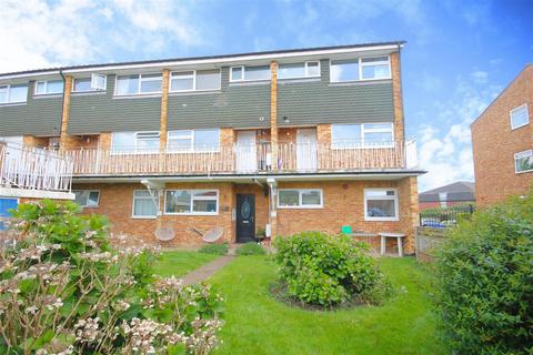3 bedroom apartment for sale, Gibson Court, Langley