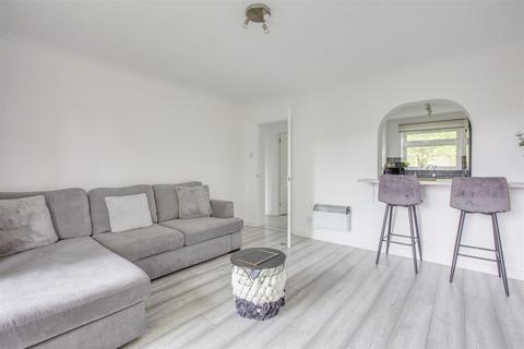2 bedroom flat for sale, Brambleside, High Wycombe HP11