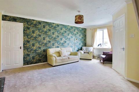 3 bedroom semi-detached house for sale, Poinsettia Close, Titchfield Park