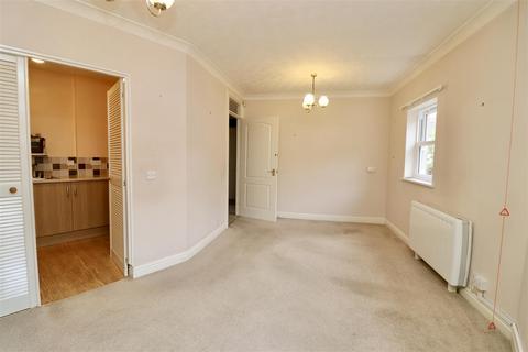 1 bedroom flat for sale, Betterton Court Chapmangate, Pocklington, York