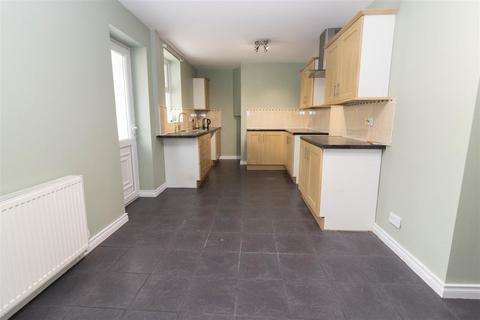 2 bedroom terraced house to rent, South View, Longbenton, Newcastle Upon Tyne