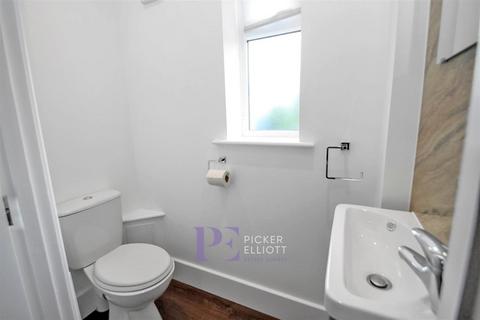 2 bedroom end of terrace house to rent, Bosworth Close, Hinckley LE10