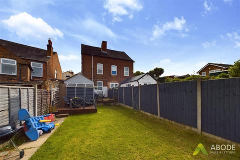 3 bedroom semi-detached house for sale, Rosliston Road, Burton-On-Trent DE15