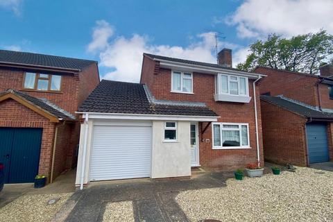 3 bedroom detached house to rent, Bluebell Avenue, Tiverton
