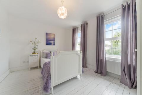 4 bedroom detached house for sale, Beverley Close, Epsom