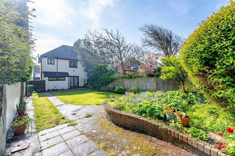 3 bedroom semi-detached house for sale, Broomfield Avenue, Telscombe Cliffs, Peacehaven