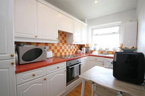 1 bedroom apartment for sale, Arundel Road Central, Peacehaven