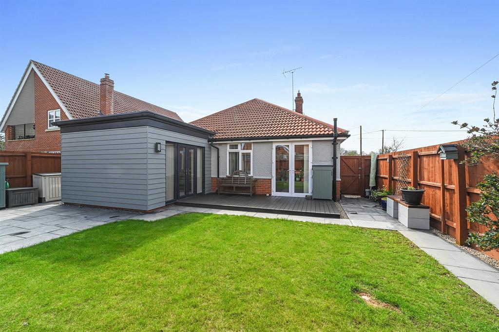 Brantham, Suffolk 4 bed detached bungalow for sale £450,000