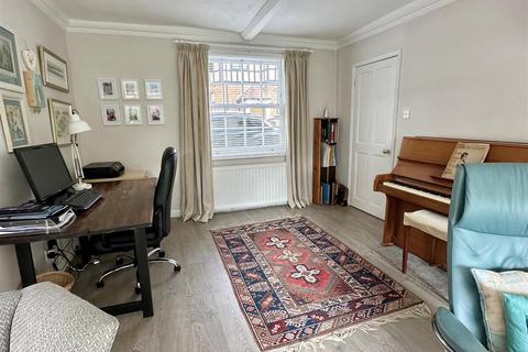 28 Evesham Street, Alcester, B49 5DW