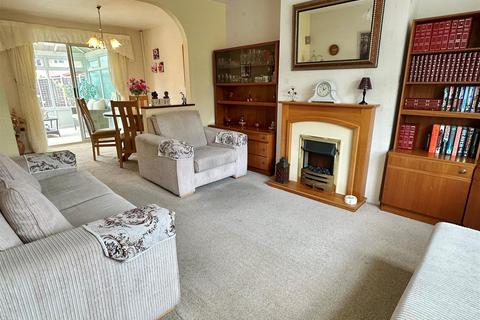 3 bedroom semi-detached house for sale, Avon Crescent, Alcester