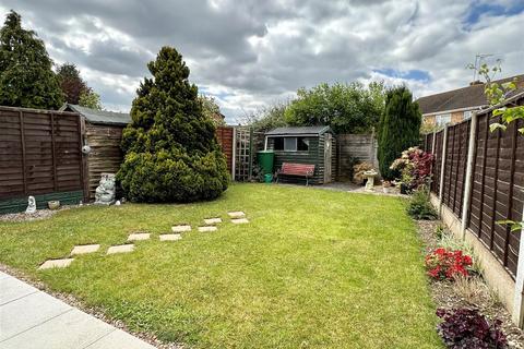 3 bedroom semi-detached house for sale, Avon Crescent, Alcester