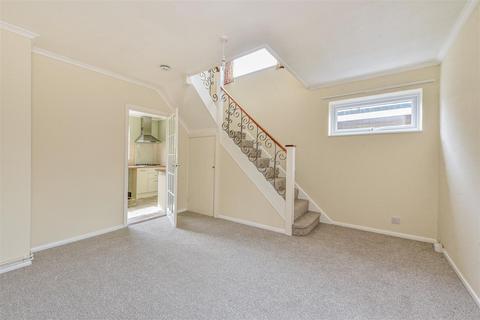 3 bedroom detached house to rent, Stafford Road, Petersfield
