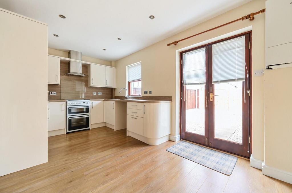 Dining kitchen