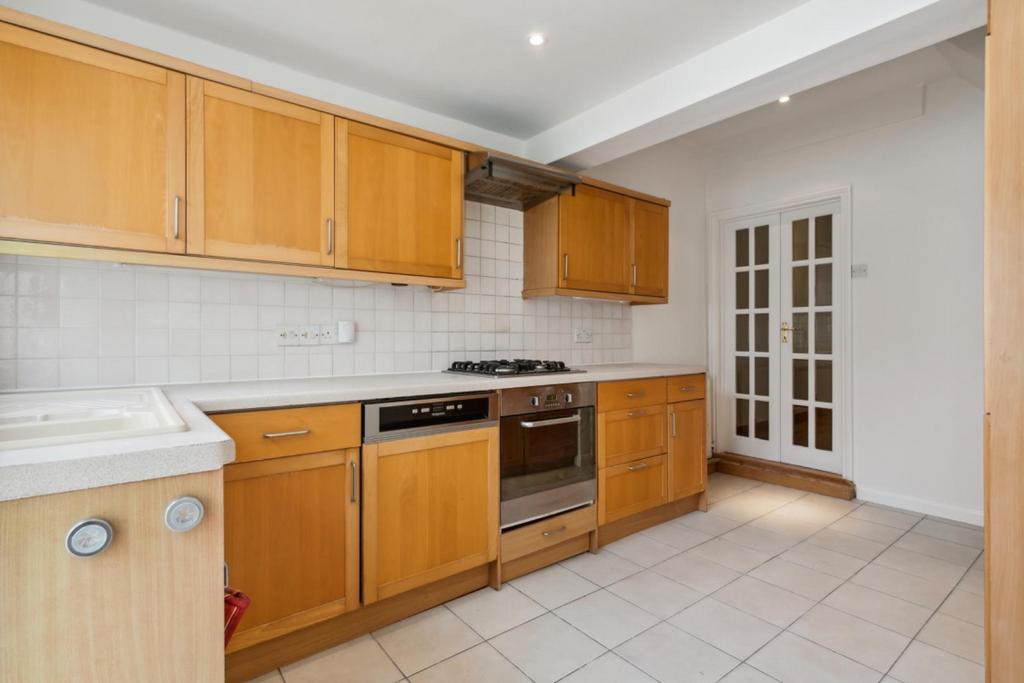 Kitchen / Breakfast Room