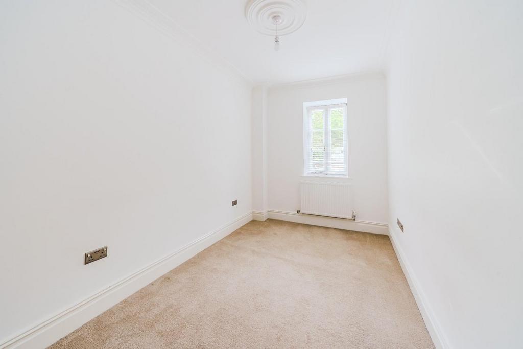 5 - bed 2.jpg