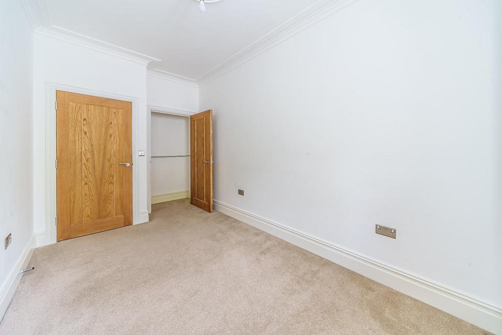 6 - bed 2.jpg