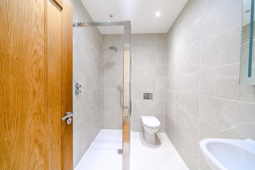 8 - shower room.jpg