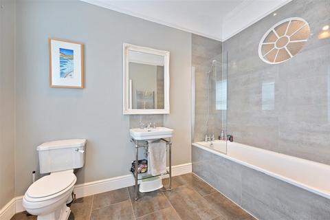 65 Manor Road, Wallington, SM6 0DE