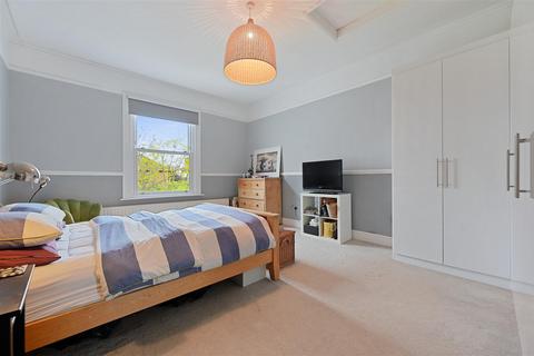 65 Manor Road, Wallington, SM6 0DE