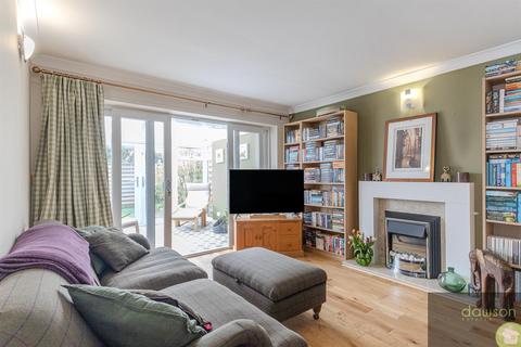 57 Roils Head Road, Halifax, HX2 0NJ