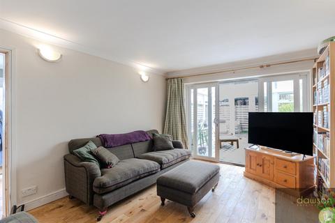 57 Roils Head Road, Halifax, HX2 0NJ